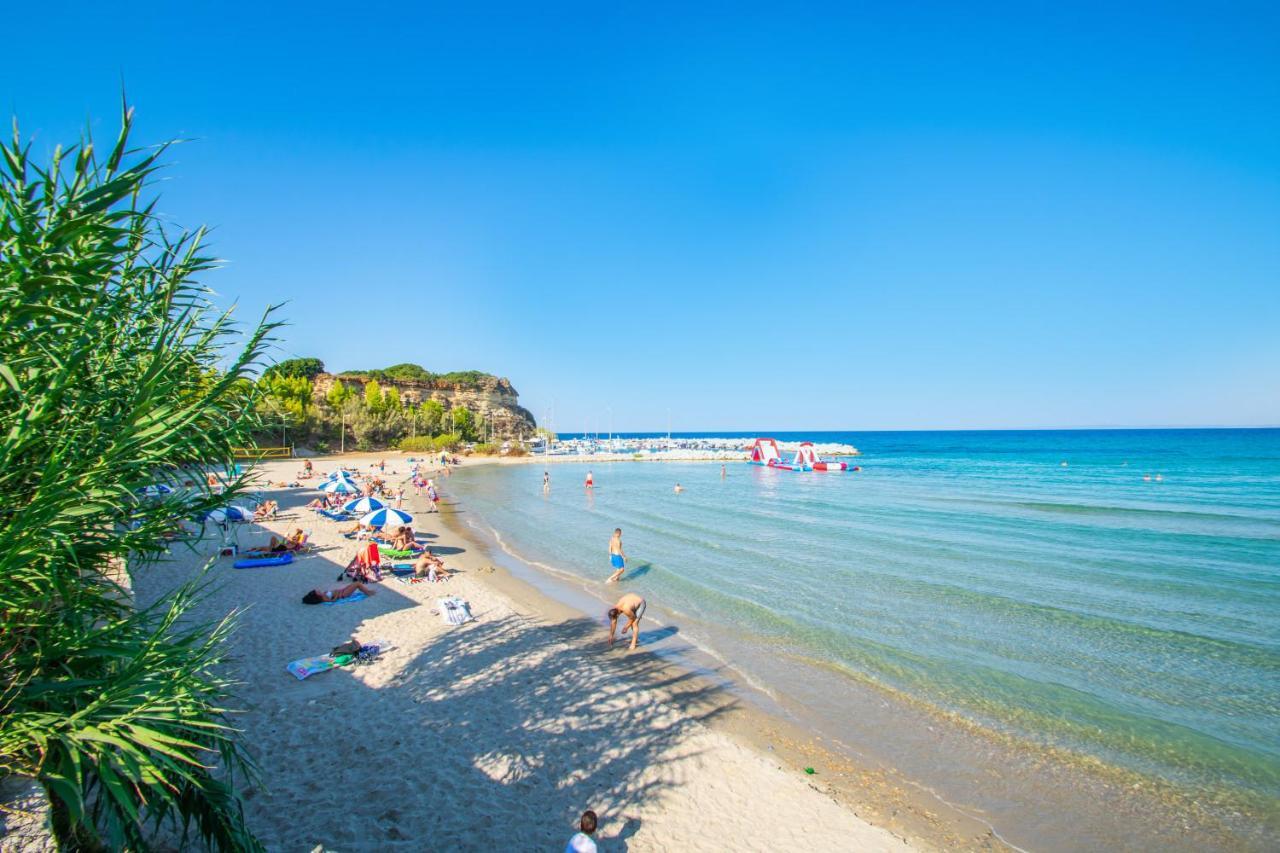 Paradiso Del Mare On The Beach By "Elite" Plános Dış mekan fotoğraf